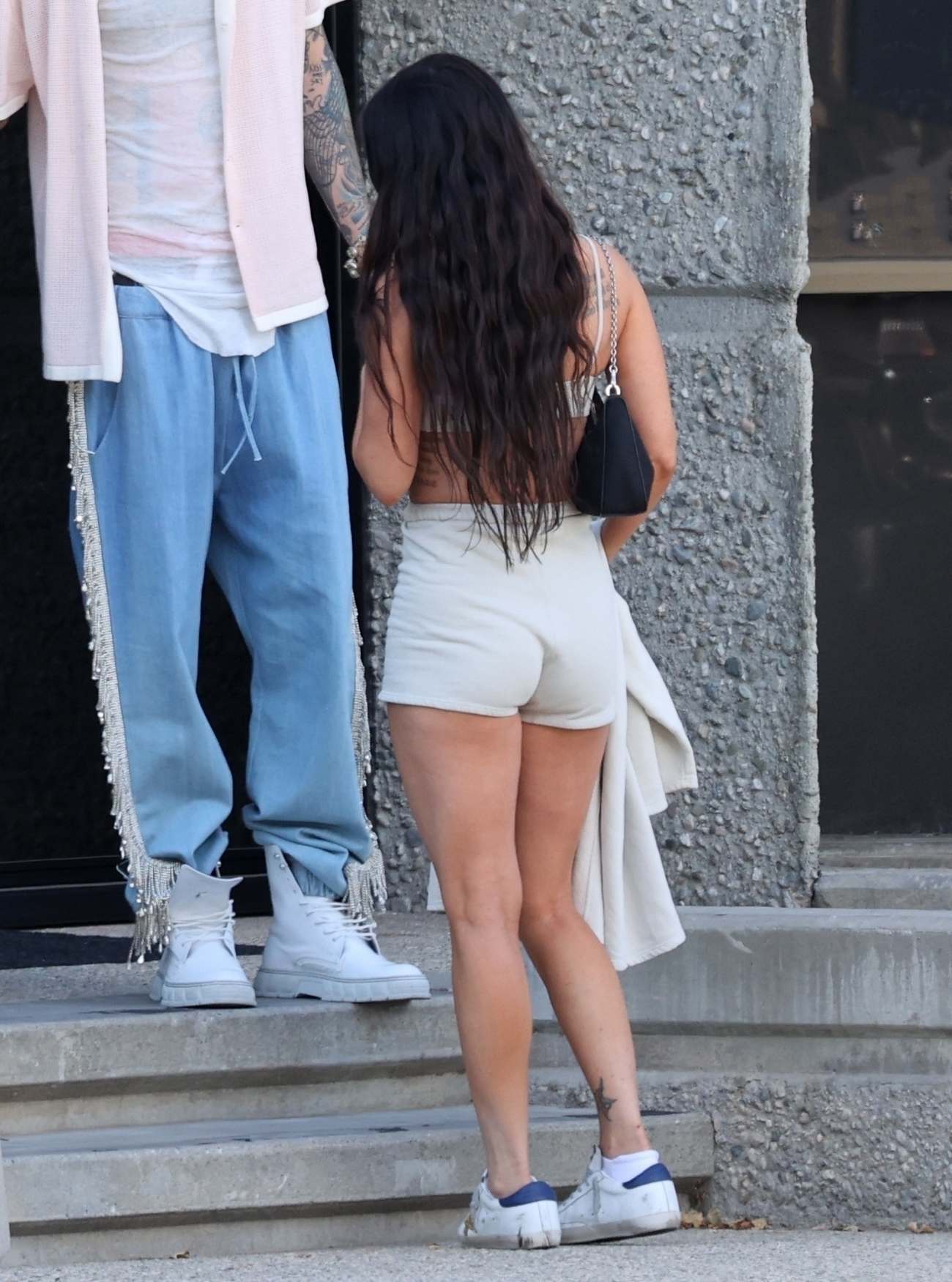 Machine_Gun_Kelly___Megan_Fox_-_spotted_out___about_together_in_Los_Angeles2C_California__06012021_06.jpg