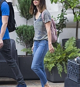 Megan_Fox_was_seen_going_for_a_stroll_and_doing_some_flower_shopping_with_a_male_friend_28129.jpg