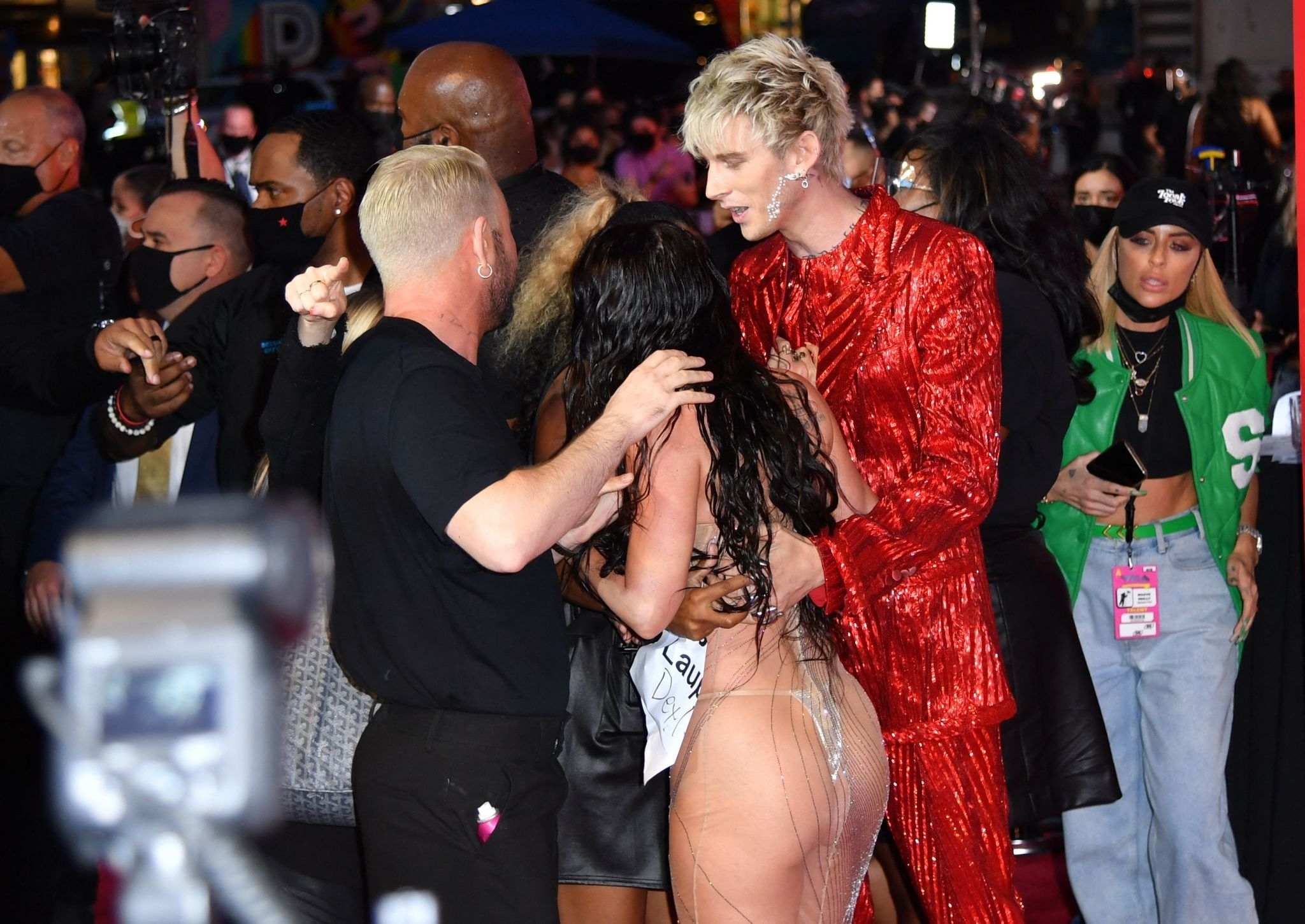 Megan_Fox_-_2021_MTV_Video_music_Awards_in_Brooklyn2C_New_York_September_122C_2021_00001.jpg