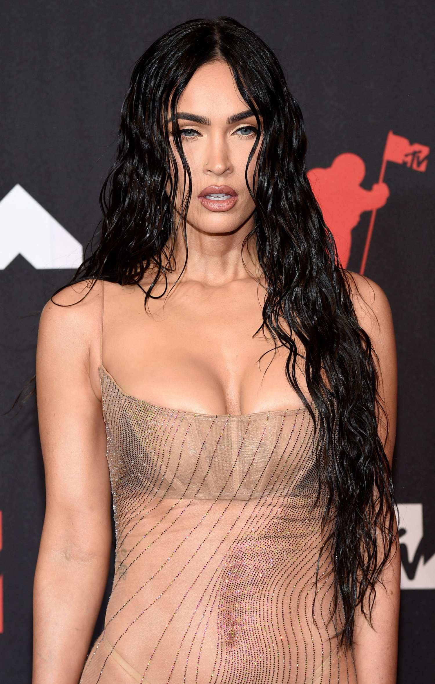 Megan_Fox_-_2021_MTV_Video_music_Awards_in_Brooklyn2C_New_York_September_122C_2021_00018.jpg