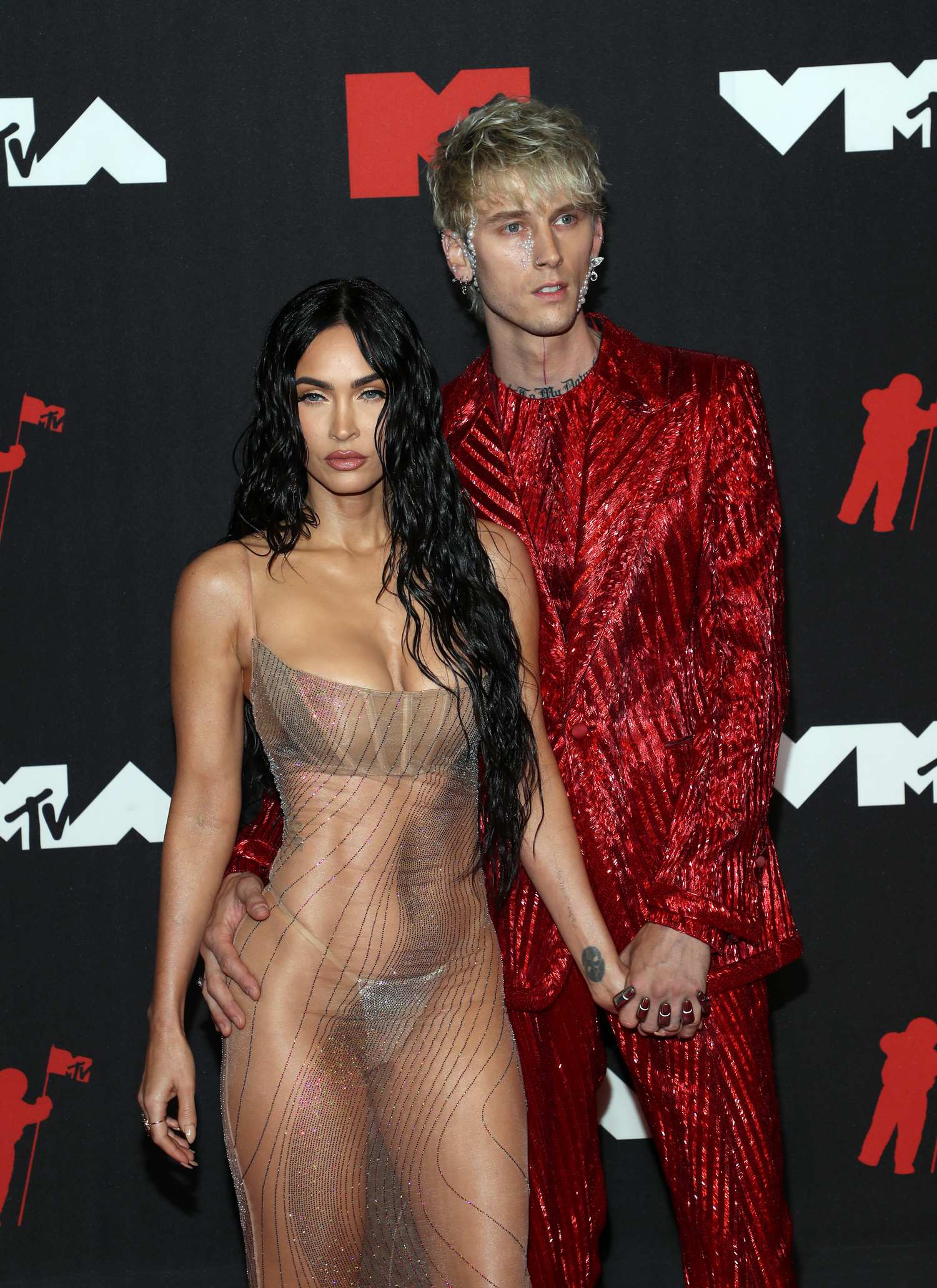 Megan_Fox_-_2021_MTV_Video_music_Awards_in_Brooklyn2C_New_York_September_122C_2021_00071.jpg