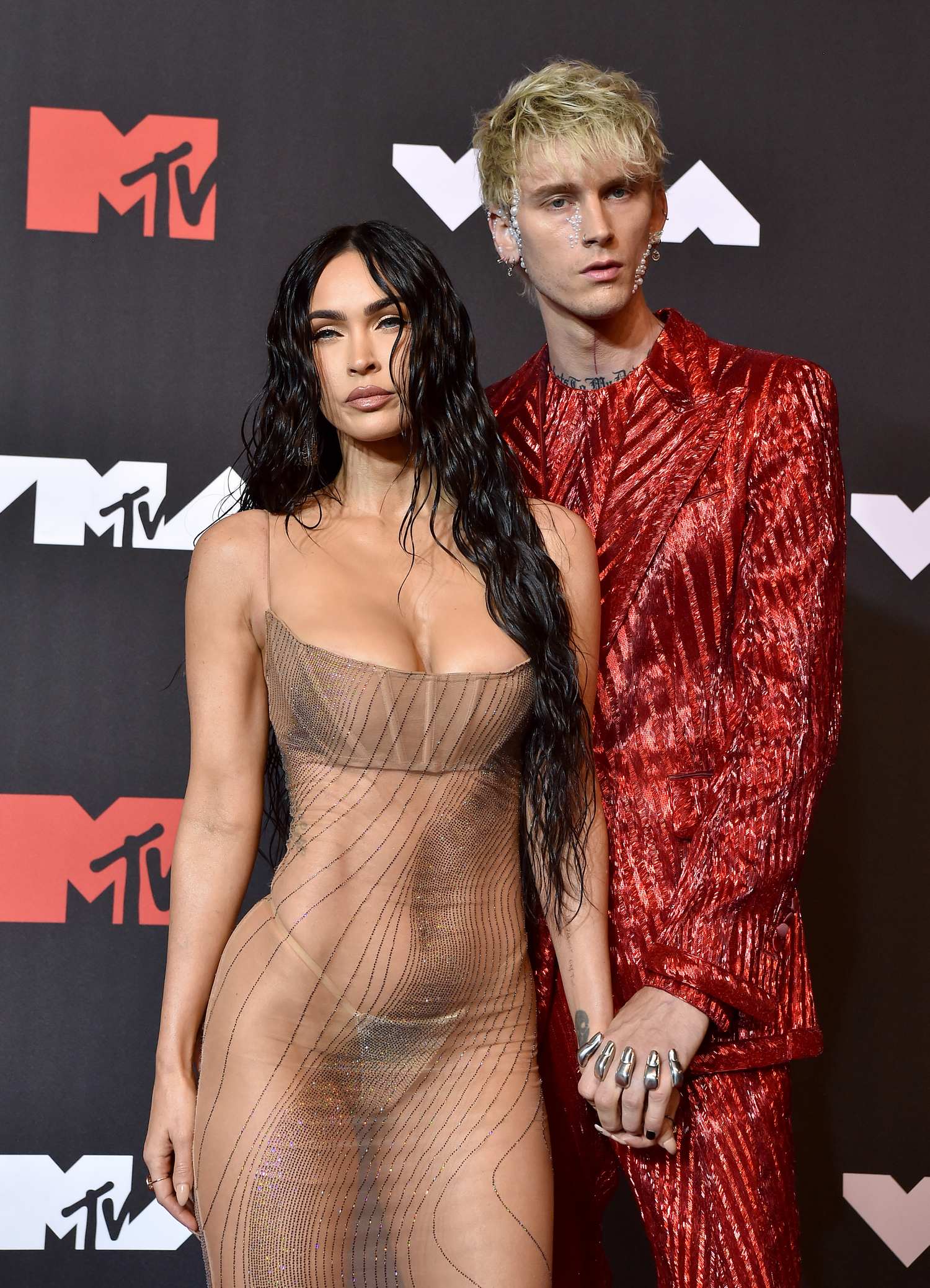 Megan_Fox_-_2021_MTV_Video_music_Awards_in_Brooklyn2C_New_York_September_122C_2021_00080.jpg