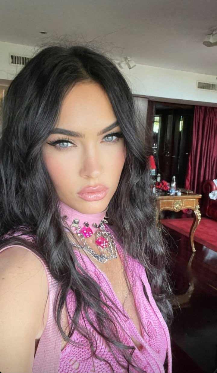 Megan_Fox_-_At_Lollapalooza_in_Argentina_March_202C_202203.jpg