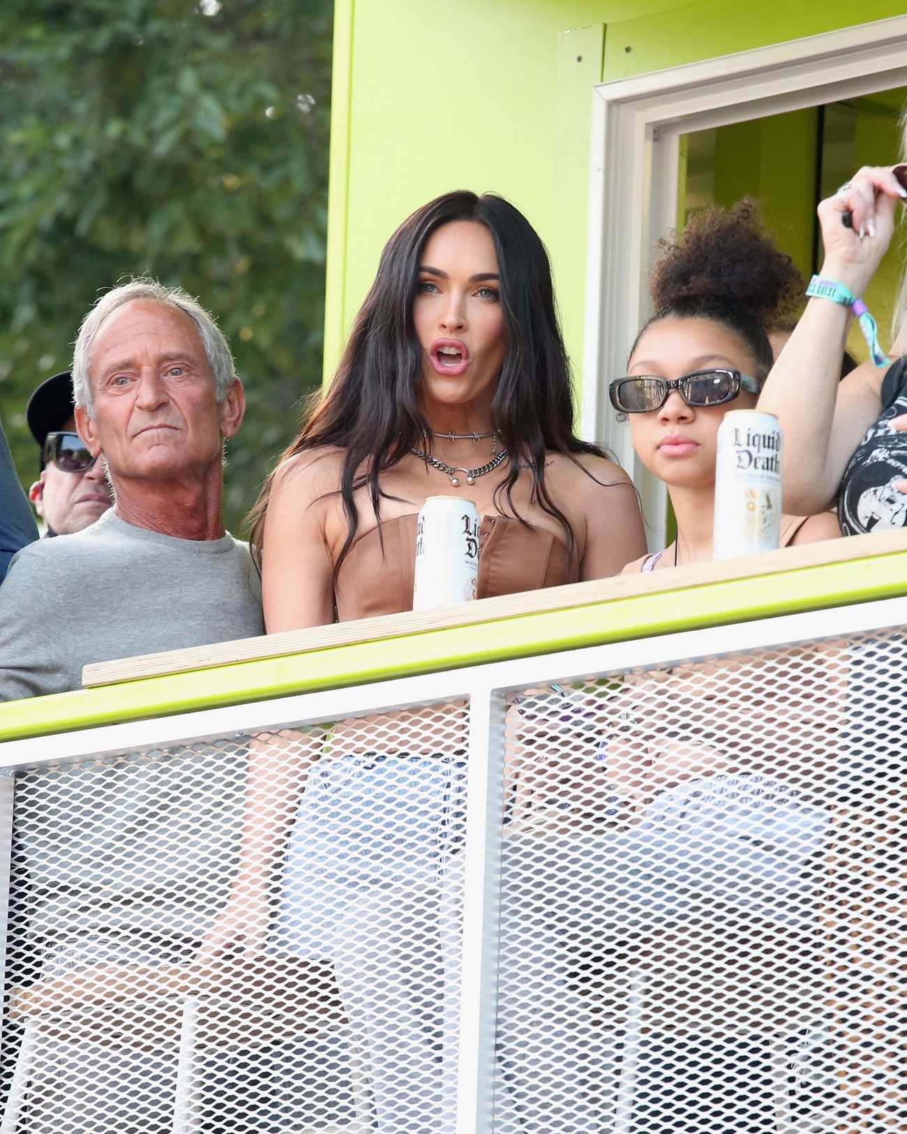 Megan_Fox_-_Attends_Day_3_of_Lollapalooza_in_Chicago_July_312C_2021_00006.jpg