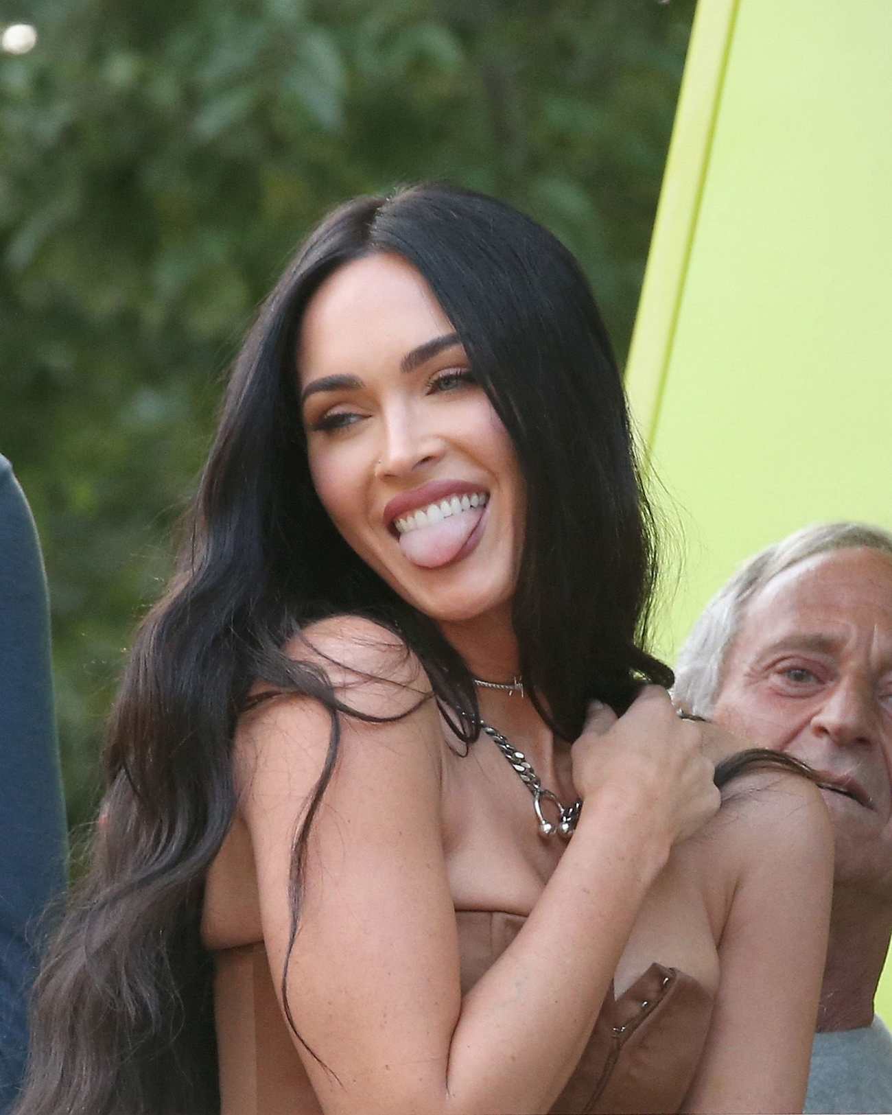 Megan_Fox_-_Attends_Day_3_of_Lollapalooza_in_Chicago_July_312C_2021_00009.jpg
