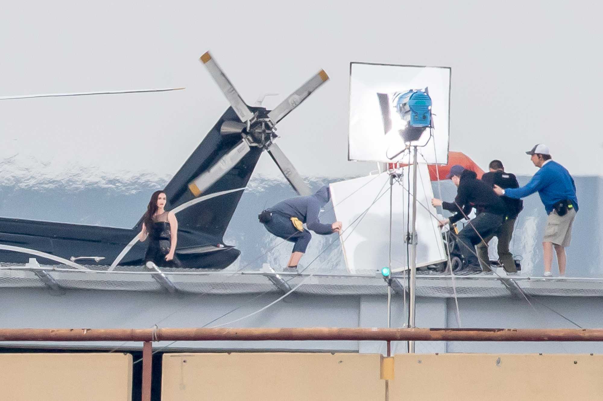 Megan_Fox_-_Filming_on_a_rooftop_in_Los_Angeles_on_May_31-16.jpg