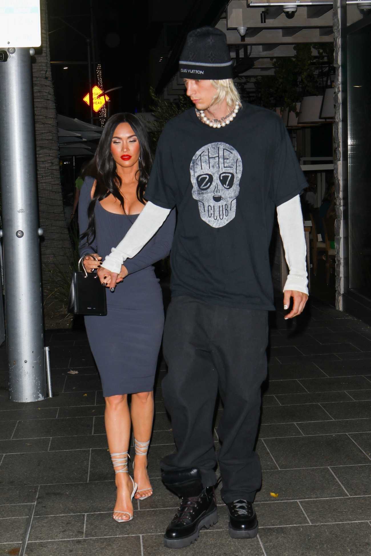 Megan_Fox_-_Heading_out_to_dinner_at_Avra_in_Beverly_Hills_July_122C_2021_03.jpg