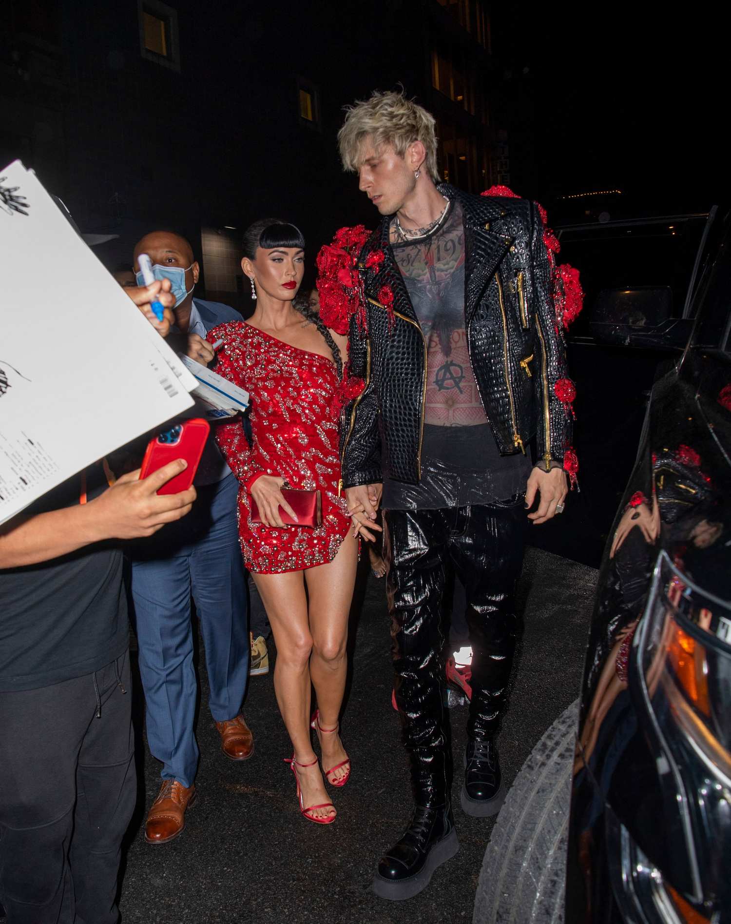 Megan_Fox_-_Heading_to_a_Met_Gala_after_party_in_New_York_September_132C_2021_00001.jpg