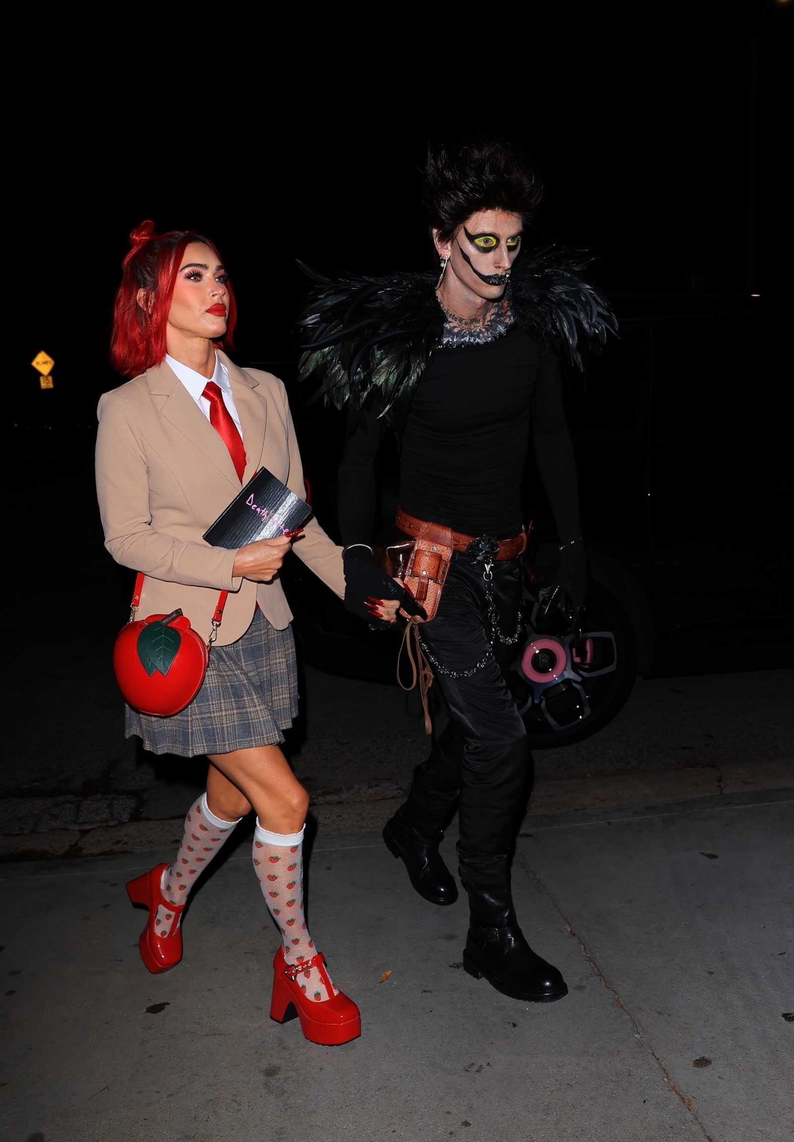 Megan_Fox_-_Kendall_Jenner_s_Halloween_party_at_Chateau_Marmont_Birthday_Bash_in_West_Hollywood2C_California_1028202303.jpg
