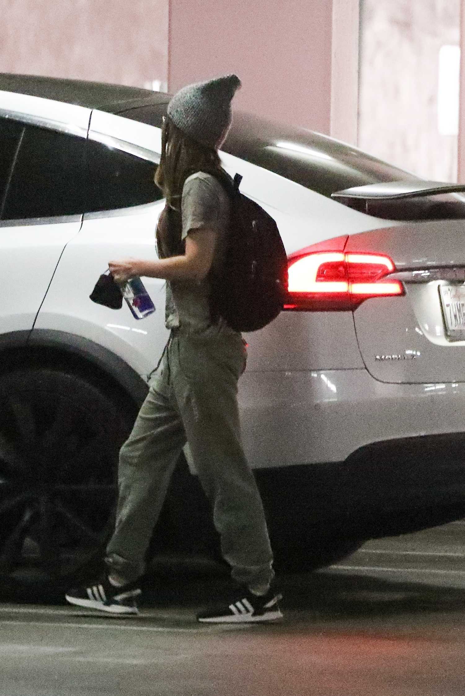 Megan_Fox_-_Leaving_medical_building_in_Beverly_Hills2C_California__05132020-02.jpg