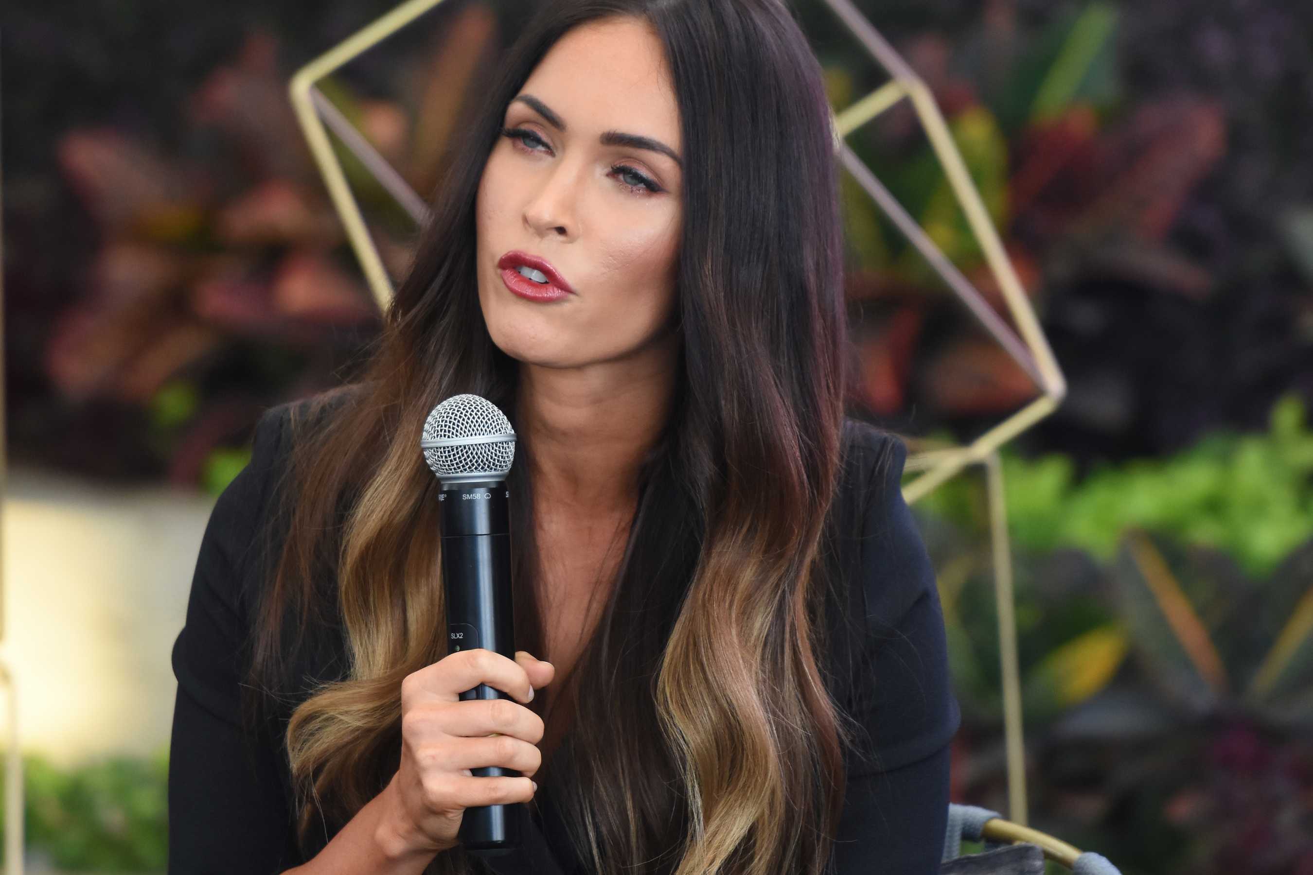Megan_Fox_-_Liverpool_Fashion_Fest_in_Mexico_City2C_Mexico_on_September_7-07.jpg