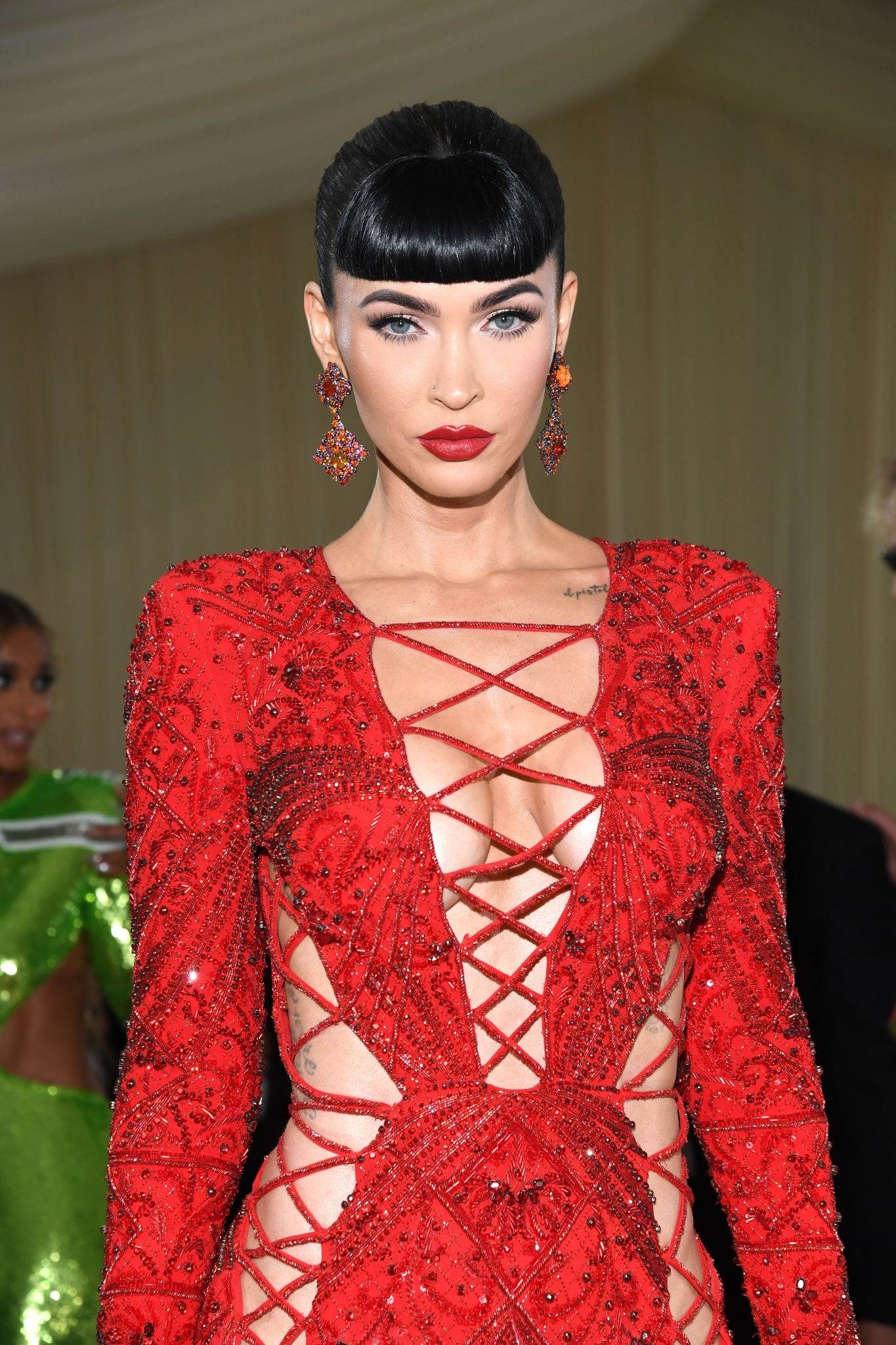 Megan_Fox_-_Met_Gala_Celebrating_In_America_A_Lexicon_Of_Fashion__09132021_00041.jpg