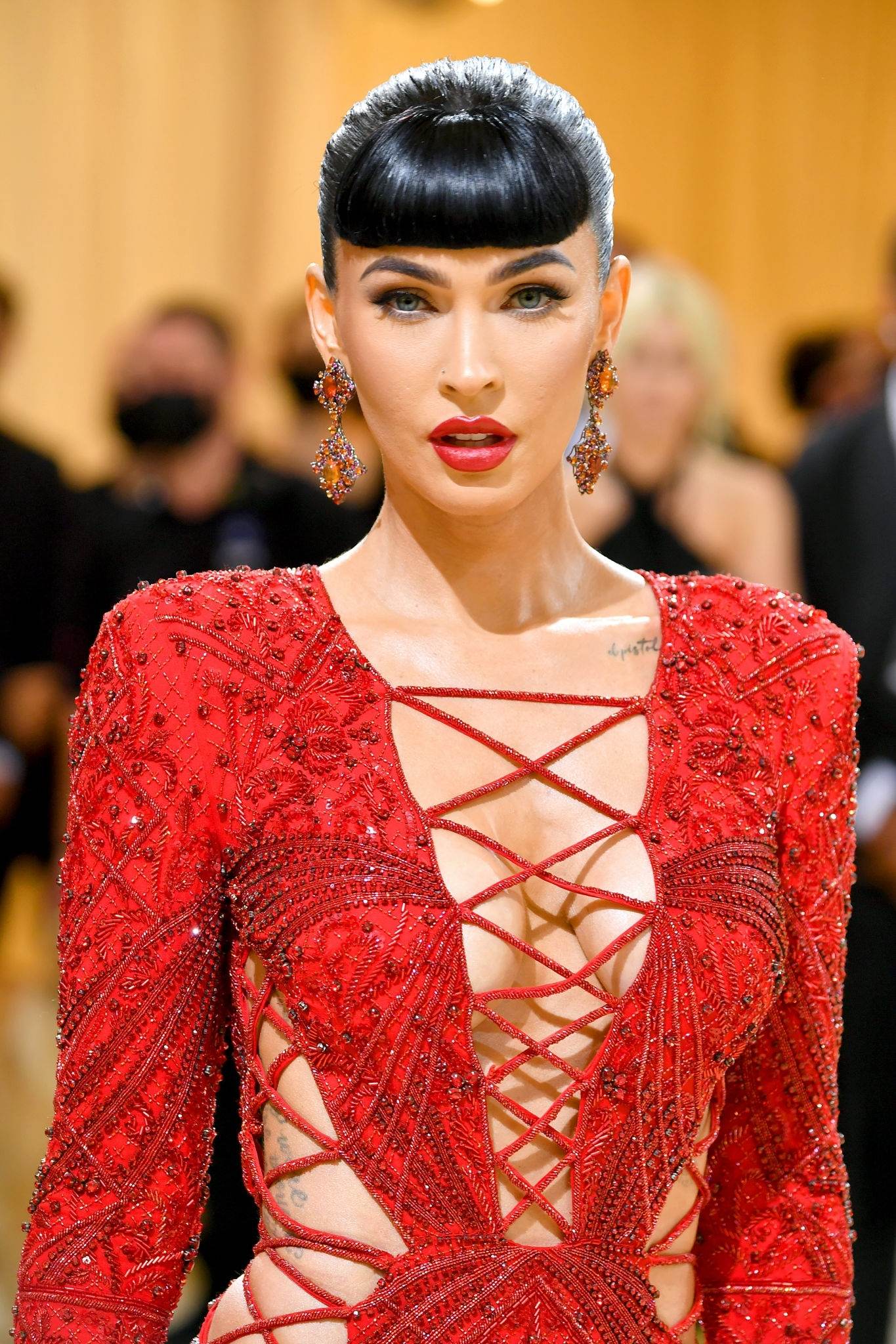 Megan_Fox_-_Met_Gala_Celebrating_In_America_A_Lexicon_Of_Fashion__09132021_00057.jpg