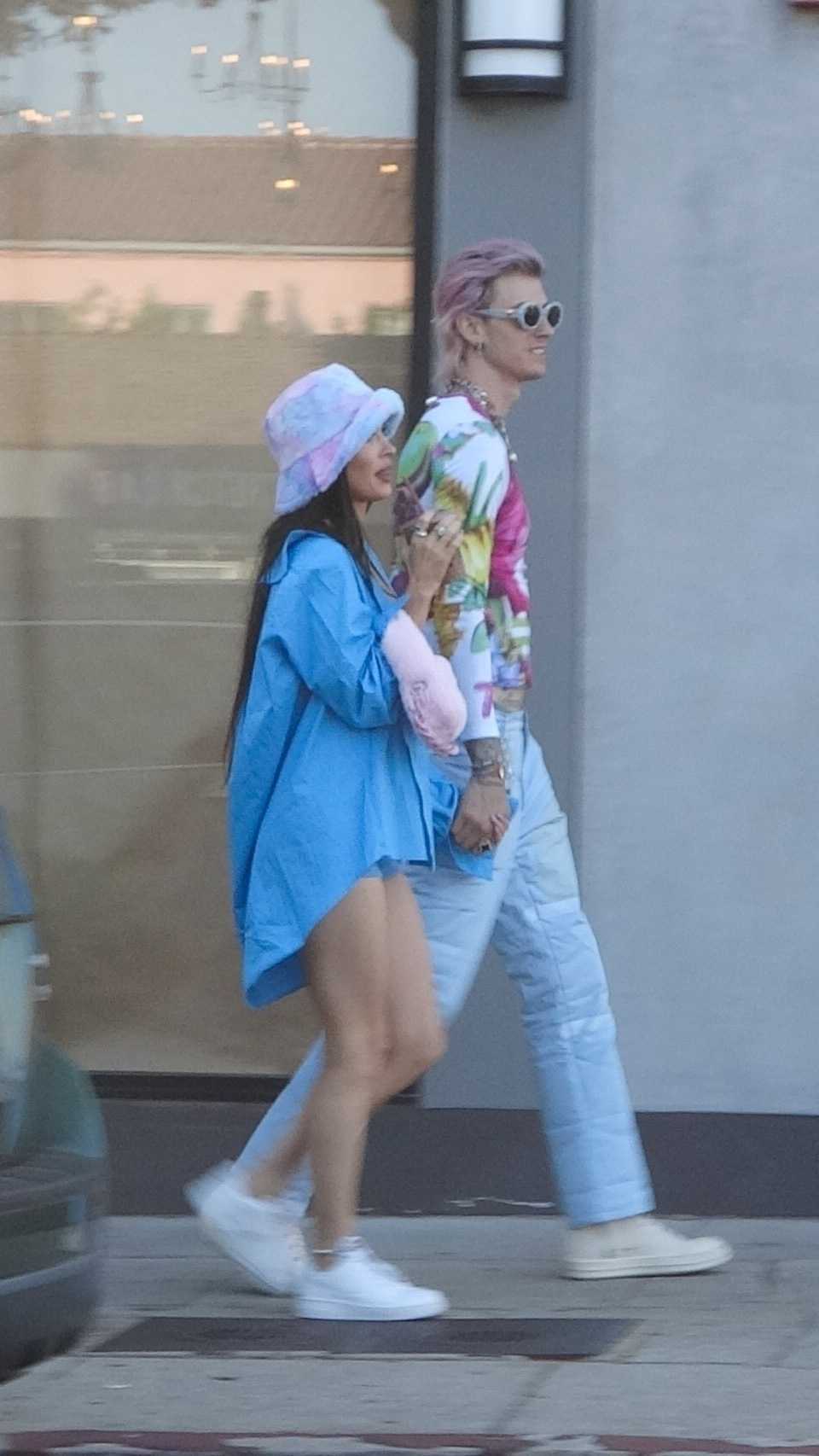 Megan_Fox_-_Out_for_lunch_in_Brentwood_August_162C_202214.jpg