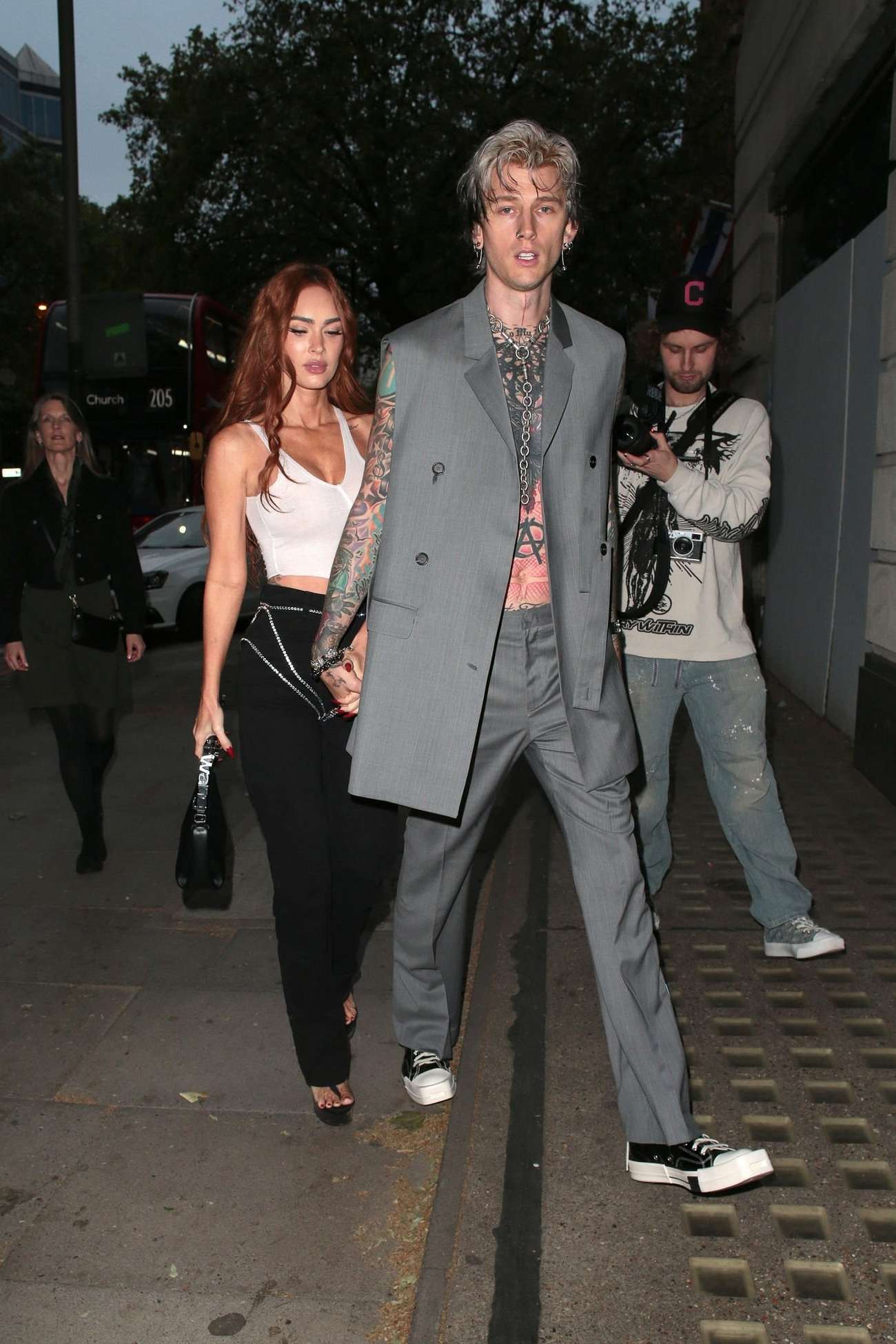 Megan_Fox_-_Out_in_London_May_302C_202303.jpg