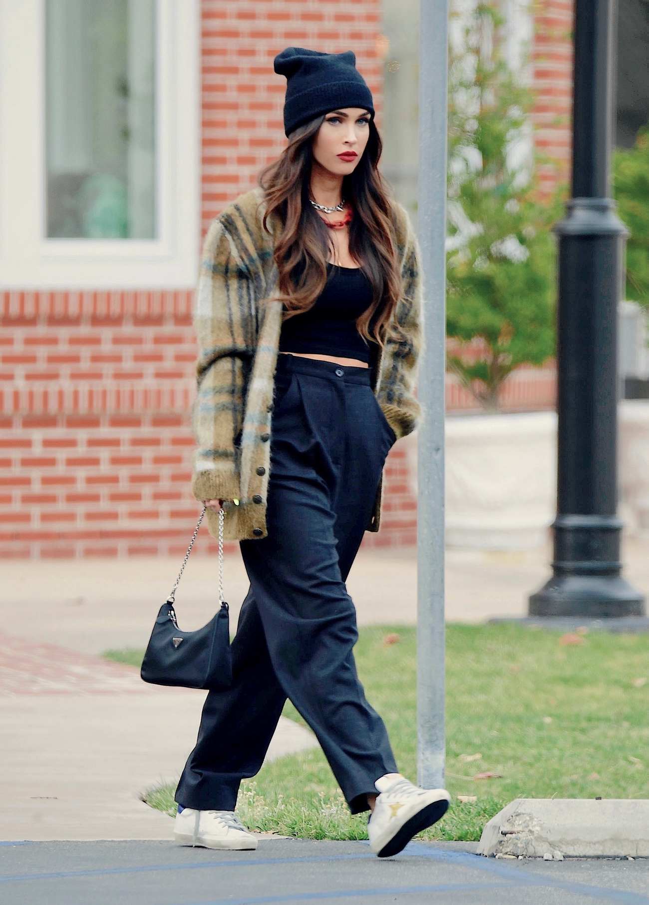 Megan_Fox_-_Spotted_in_Calabasas_February_222C_2021_05.jpg