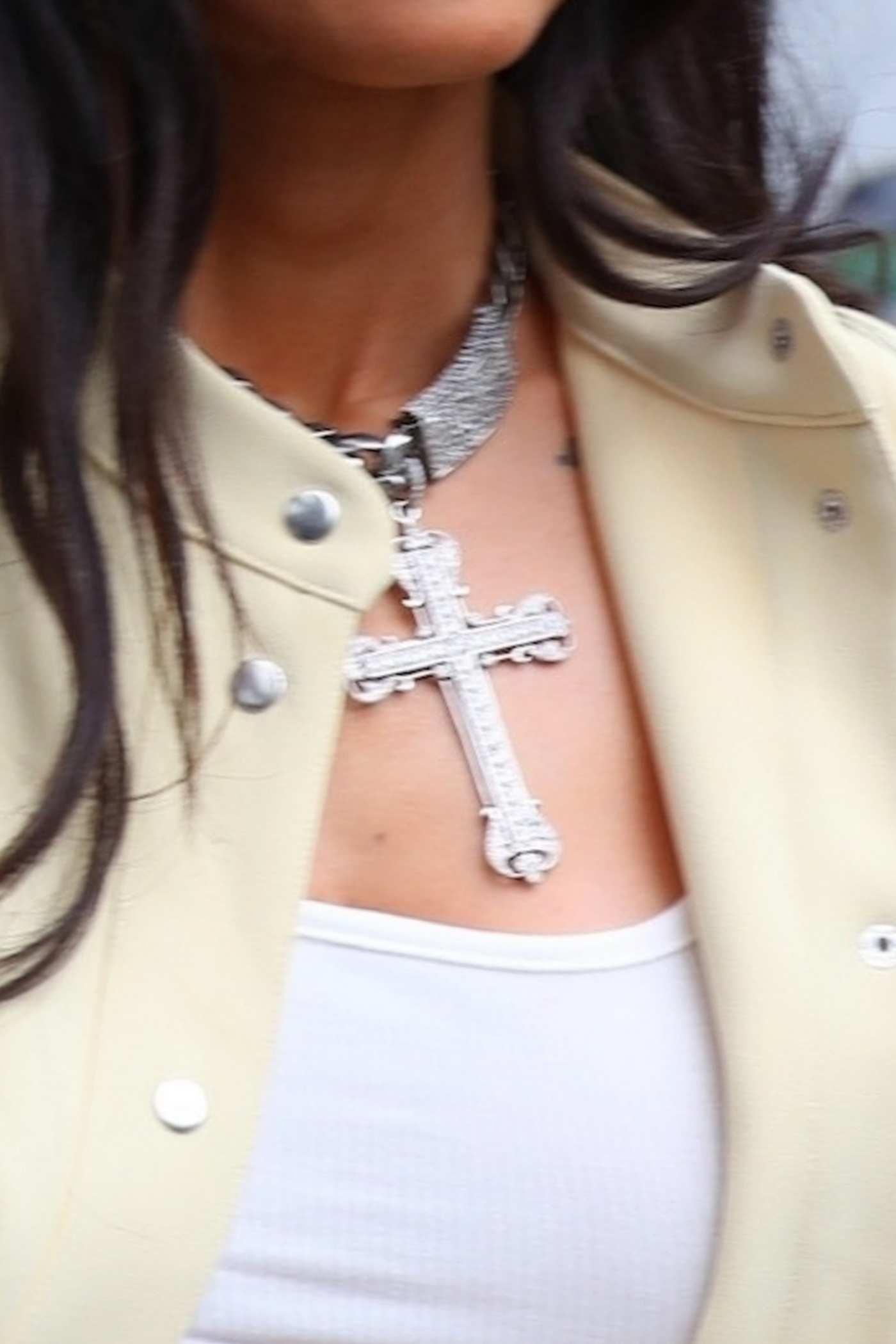 Megan_Fox_-_arrives_to_the_Revolve_Gallery_in_New_York2C_09092021_00006.jpg