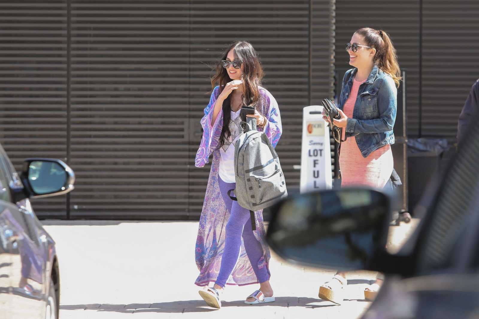 Megan_Fox_-_at_Nobu_in_Malibu_on_May_16-09.jpg