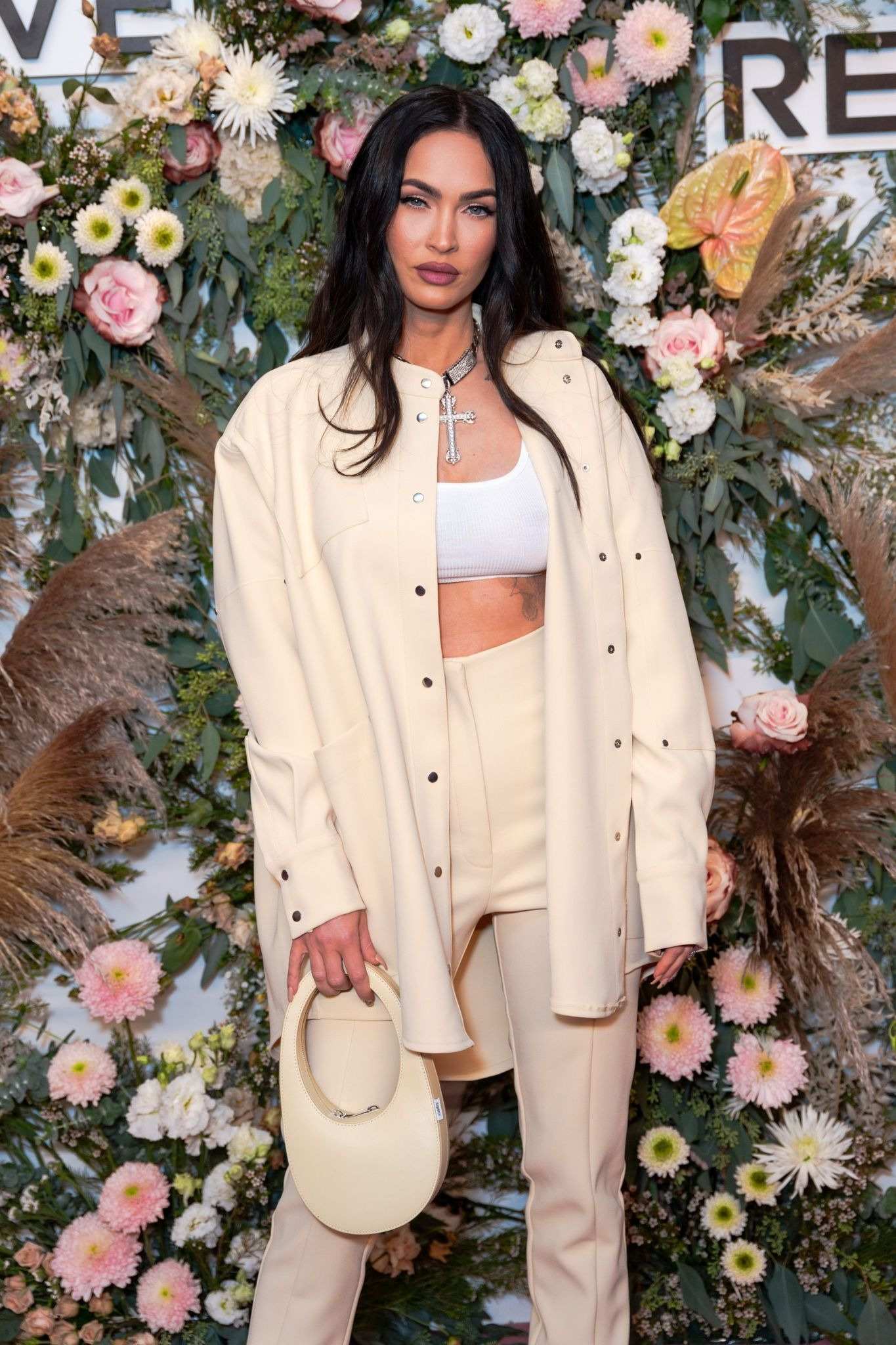 Megan_Fox_-_attends_the_inaugural_REVOLVE_GALLERY_at_Hudson_Yards_in_New_York_City2C_09092021_00006.jpg