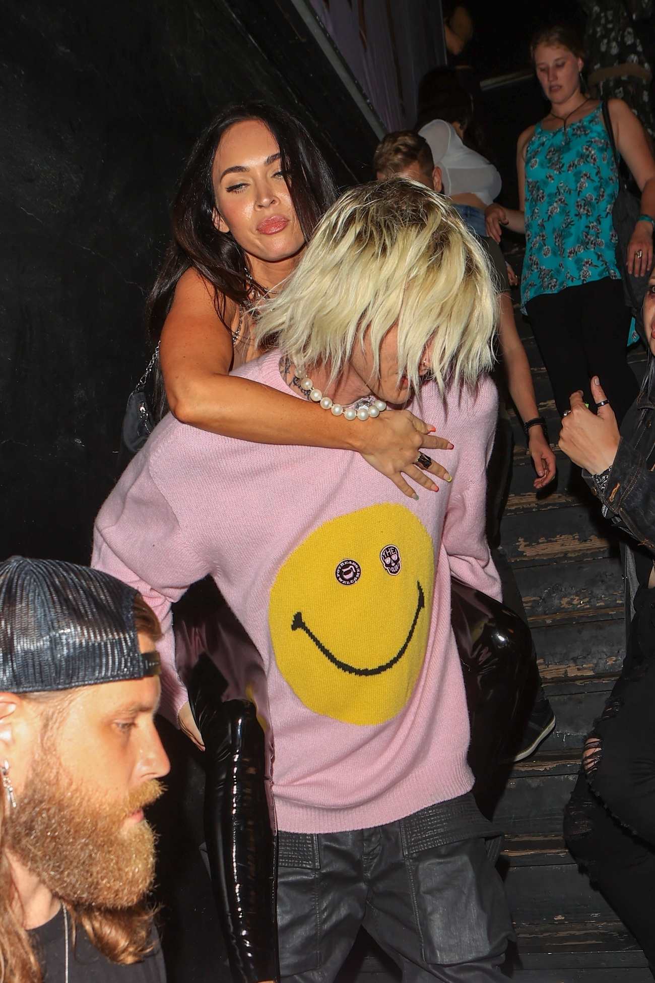 Megan_Fox_-_seen_leaving_Yung_Blud_concert_with_MGK_in_Los_Angeles2C_California__06252021_04~0.jpg
