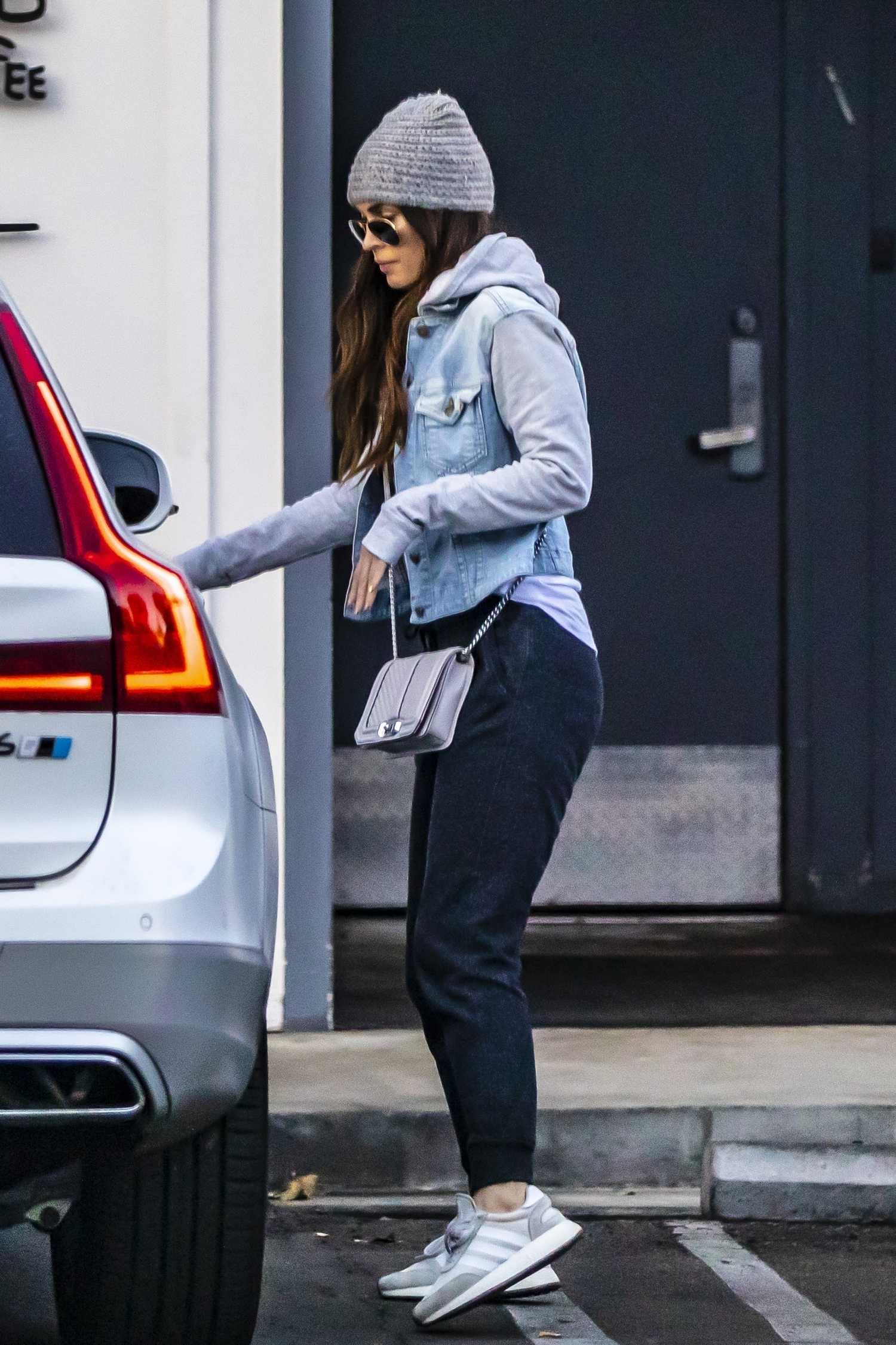Megan_Fox_-_seen_out_with_the_family_for_dinner_in_Los_Angeles2C_CA__01122020-03.jpg