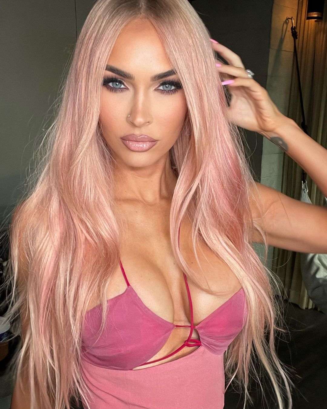 Megan_Fox_Instagram_283629.jpg