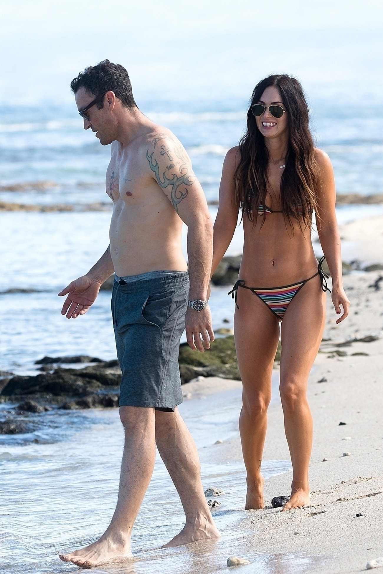 Megan_Fox_and_Brian_Austin_Green_-_Vacations_in_Hawaii_-_April_100005.jpg