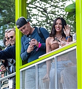 Megan_Fox_-_Attends_Day_3_of_Lollapalooza_in_Chicago_July_312C_2021_00014.jpg