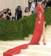 Megan_Fox_-_Met_Gala_Celebrating_In_America_A_Lexicon_Of_Fashion__09132021_00013.jpg