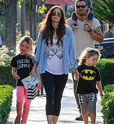 Megan_Fox_-_Out_In_Calabasas_with_her_kids2C_04262019-01.jpg