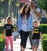 Megan_Fox_-_Out_In_Calabasas_with_her_kids2C_04262019-02.jpg
