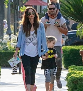 Megan_Fox_-_Out_In_Calabasas_with_her_kids2C_04262019-03.jpg