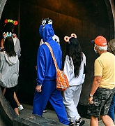 Megan_Fox_-_Spends_the_day_with_friends_and_family_at_Disneyland_in_Anaheim2C_CA_June_32C_2021_20.jpg