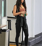 Megan_Fox_-_looks_flawless_while_leaving_a_skincare_clinic_in_Beverly_Hills2C_California__07142021_11.jpg