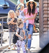 Spends_Mother_s_Day_with_her_kids_in_Calabasas2C_0512-01.jpg